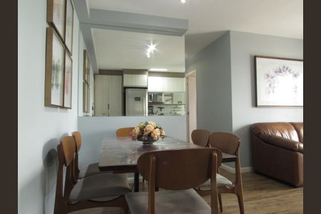 Apartamento à venda com 70m², 3 quartos e 2 vagasSala - Cozinha