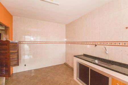 Casa para alugar com 100m², 2 quartos e sem vagaCozinha e Área de Serviço