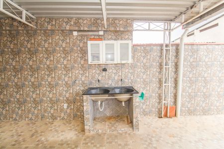 Casa para alugar com 100m², 2 quartos e sem vagaÁrea externa