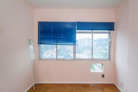 Quarto 1 de apartamento para alugar com 2 quartos, 85m² em Jacarepaguá, Rio de Janeiro