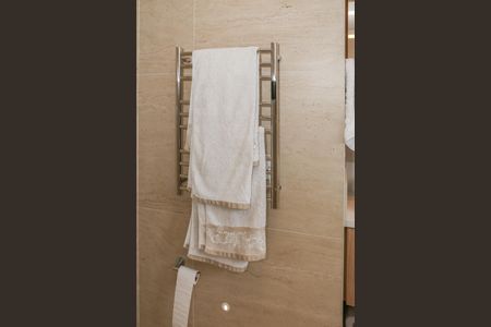 Apartamento à venda com 131m², 3 quartos e 1 vaga Apartamento à venda com 131m², 3 quartos e 1 vagaBanheiro da Suíte