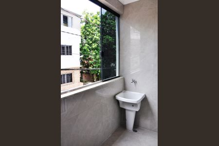 Casa para alugar com 110m², 2 quartos e sem vagaDetalhe - Varanda da Sala com a Área de Serviço