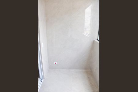 Casa para alugar com 110m², 2 quartos e sem vagaDetalhe - Varanda da Sala com a Área de Serviço