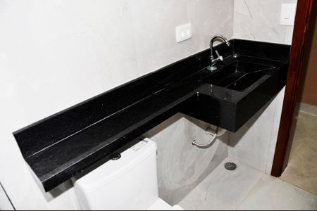 Casa para alugar com 110m², 2 quartos e sem vagaDetalhe - Banheiro Social