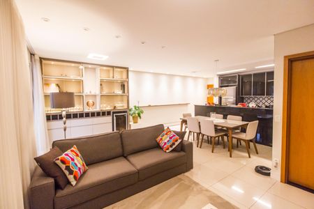 Apartamento para alugar com 126m², 3 quartos e 2 vagas Apartamento para alugar com 126m², 3 quartos e 2 vagasSala