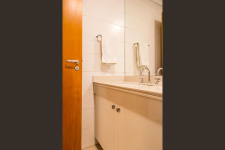 Apartamento para alugar com 126m², 3 quartos e 2 vagas Apartamento para alugar com 126m², 3 quartos e 2 vagasBanheiro da Suíte