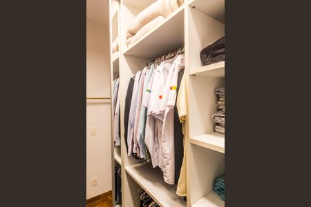 Apartamento para alugar com 126m², 3 quartos e 2 vagas Apartamento para alugar com 126m², 3 quartos e 2 vagasCloset da suíte