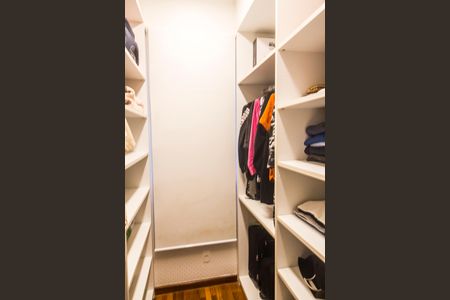 Apartamento para alugar com 126m², 3 quartos e 2 vagas Apartamento para alugar com 126m², 3 quartos e 2 vagasCloset da suíte