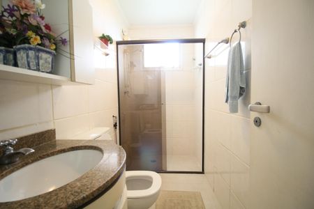 Apartamento à venda com 100m², 2 quartos e 2 vagasBanheiro 