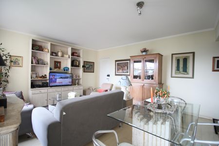 Apartamento à venda com 100m², 2 quartos e 2 vagasSala