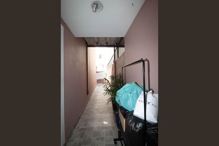 Casa à venda com 90m², 2 quartos e 2 vagas Casa à venda com 90m², 2 quartos e 2 vagasCorredor