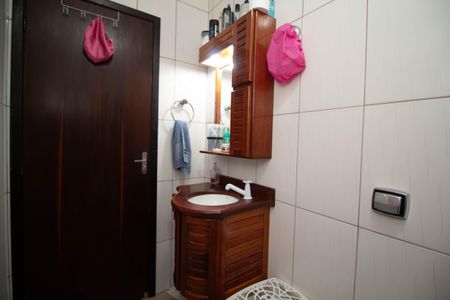 Casa à venda com 90m², 2 quartos e 2 vagas Casa à venda com 90m², 2 quartos e 2 vagasBanheiro