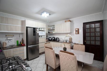 Casa à venda com 90m², 2 quartos e 2 vagas Casa à venda com 90m², 2 quartos e 2 vagasCozinha