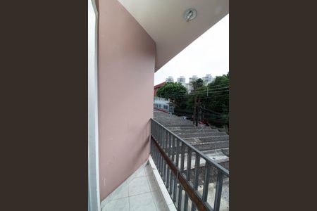 Casa à venda com 90m², 2 quartos e 2 vagas Casa à venda com 90m², 2 quartos e 2 vagasVaranda do Quarto 2
