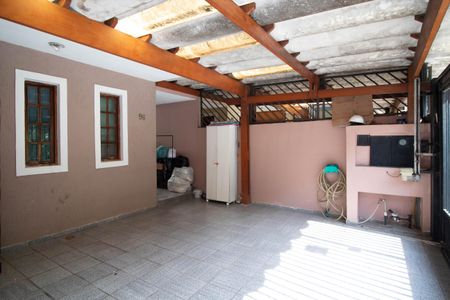 Casa à venda com 90m², 2 quartos e 2 vagas Casa à venda com 90m², 2 quartos e 2 vagasGaragem