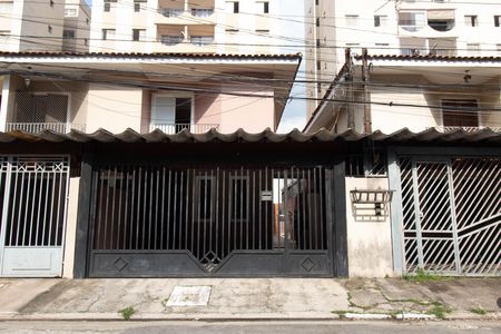 Casa à venda com 90m², 2 quartos e 2 vagas Casa à venda com 90m², 2 quartos e 2 vagasFachada