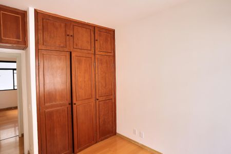 Apartamento à venda com 192m², 4 quartos e 1 vaga Apartamento à venda com 192m², 4 quartos e 1 vagaQuarto