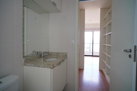 Banheiro  de kitnet/studio para alugar com 1 quarto, 47m² em Floresta, Porto Alegre