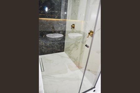 Apartamento para alugar com 130m², 4 quartos e 2 vagas Apartamento para alugar com 130m², 4 quartos e 2 vagasDetalhe - Suíte