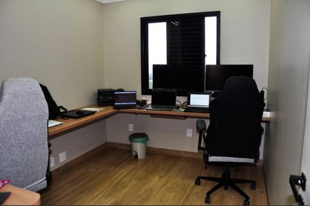 Apartamento para alugar com 130m², 4 quartos e 2 vagas Apartamento para alugar com 130m², 4 quartos e 2 vagasDetalhe - Quarto 04