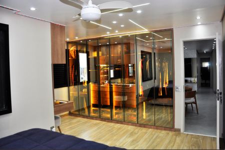 Apartamento para alugar com 130m², 4 quartos e 2 vagas Apartamento para alugar com 130m², 4 quartos e 2 vagasDetalhe - Quarto 01 com Suíte