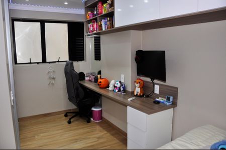 Apartamento para alugar com 130m², 4 quartos e 2 vagas Apartamento para alugar com 130m², 4 quartos e 2 vagasDetalhe - Quarto 03