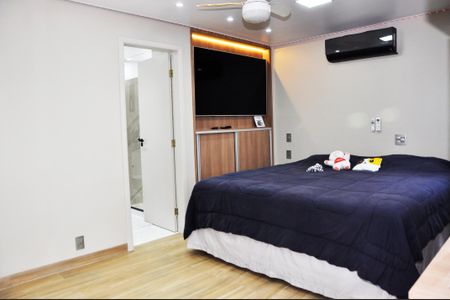 Apartamento para alugar com 130m², 4 quartos e 2 vagas Apartamento para alugar com 130m², 4 quartos e 2 vagasDetalhe - Quarto 01 com Suíte