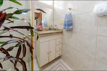 Apartamento à venda com 120m², 4 quartos e 2 vagasBanheiro social