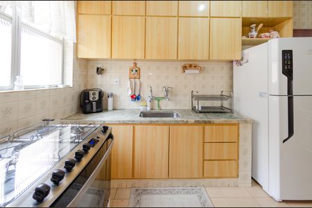 Apartamento à venda com 120m², 4 quartos e 2 vagasCozinha