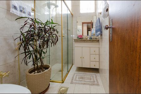 Apartamento à venda com 120m², 4 quartos e 2 vagasBanheiro social