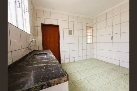 Casa para alugar com 80m², 2 quartos e 2 vagasCozinha