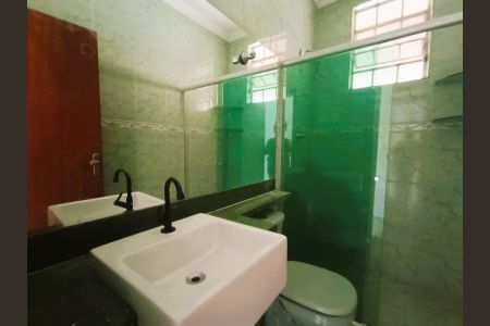 Casa para alugar com 80m², 2 quartos e 2 vagasBanheiro