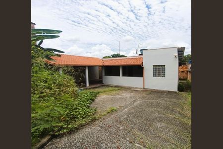 Casa para alugar com 80m², 2 quartos e 2 vagasÁrea externa