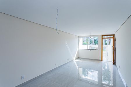 Sala de casa à venda com 3 quartos, 150m² em Chácara Inglesa, São Paulo