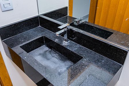 Casa à venda com 150m², 3 quartos e 3 vagas Casa à venda com 150m², 3 quartos e 3 vagasLavabo