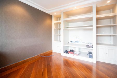 Apartamento à venda com 245m², 3 quartos e 5 vagasEscritório