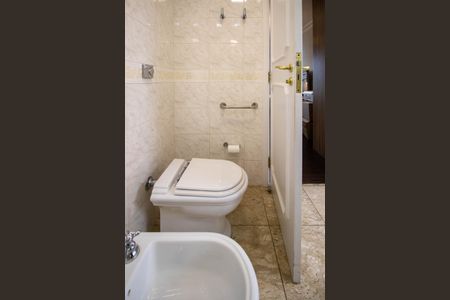 Apartamento à venda com 245m², 3 quartos e 5 vagasBanheiro Suíte 3