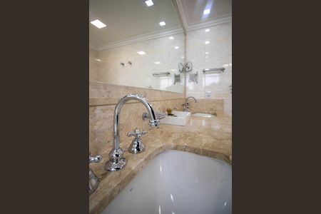 Apartamento à venda com 245m², 3 quartos e 5 vagasBanheiro Suíte 3