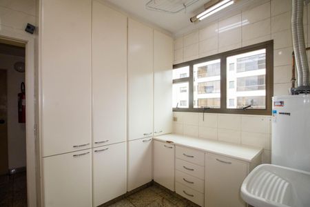 Apartamento à venda com 245m², 3 quartos e 5 vagasÁrea de Serviço