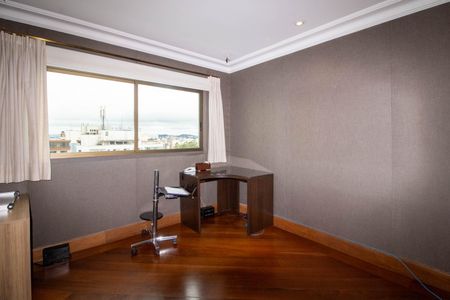 Apartamento à venda com 245m², 3 quartos e 5 vagasEscritório