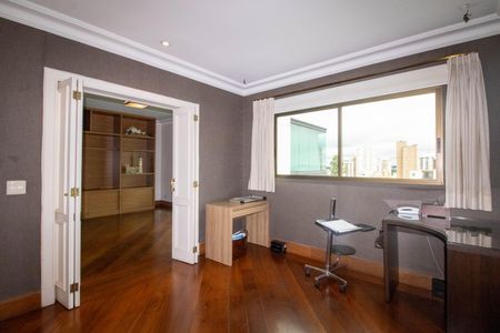 Apartamento à venda com 245m², 3 quartos e 5 vagasEscritório