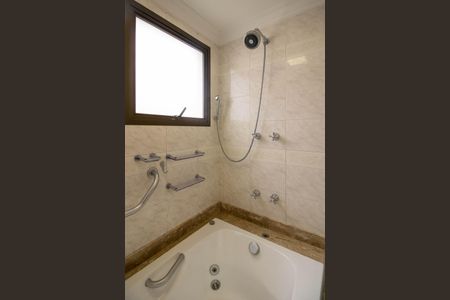 Apartamento à venda com 245m², 3 quartos e 5 vagasBanheiro Suíte 3