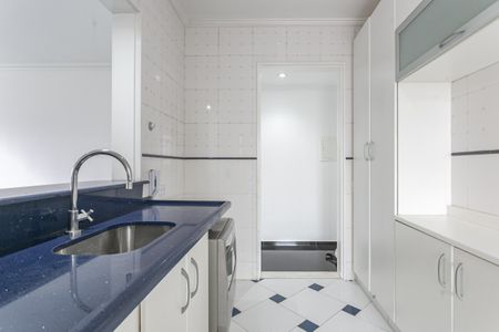 Cozinha de apartamento à venda com 2 quartos, 60m² em Vila Gumercindo, São Paulo
