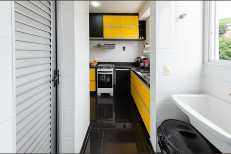 Apartamento à venda com 82m², 3 quartos e 1 vagaÁrea de serviço