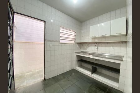 Casa para alugar com 50m², 2 quartos e sem vaga