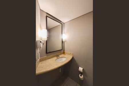 Banheiro de kitnet/studio à venda com 1 quarto, 19m² em Savassi, Belo Horizonte