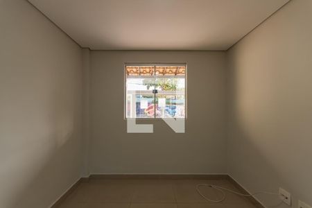 Casa para alugar com 4 quartos, 210m² em Alípio de Melo, Belo Horizonte