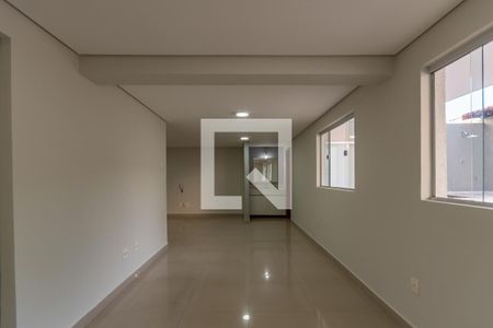 Casa para alugar com 4 quartos, 210m² em Alípio de Melo, Belo Horizonte
