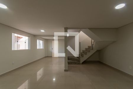Casa para alugar com 4 quartos, 210m² em Alípio de Melo, Belo Horizonte