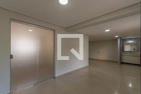 Casa para alugar com 4 quartos, 210m² em Alípio de Melo, Belo Horizonte